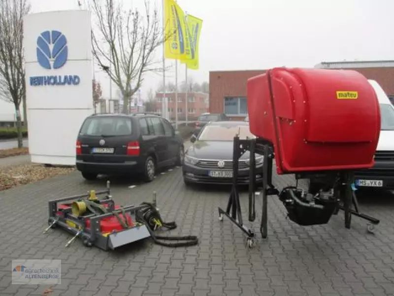 E-FARM: matev matev materialaufnahmegerät + mähwerk - Kommunaltechnik - id MVGBNLM - 5.462 € - Baujahr: 2014 - Deutschland
