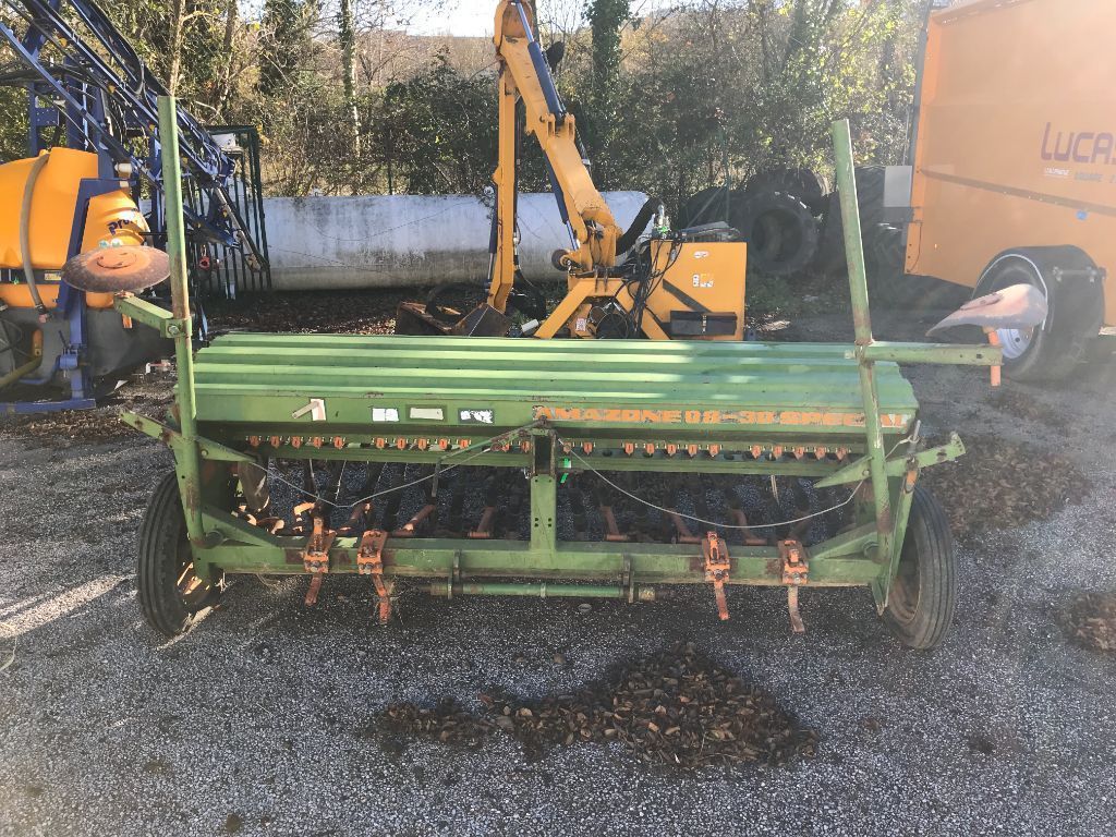 Amazone d8.30 spécial Siewnik rzędowy/agregat uprawowo-siewny 2500 €