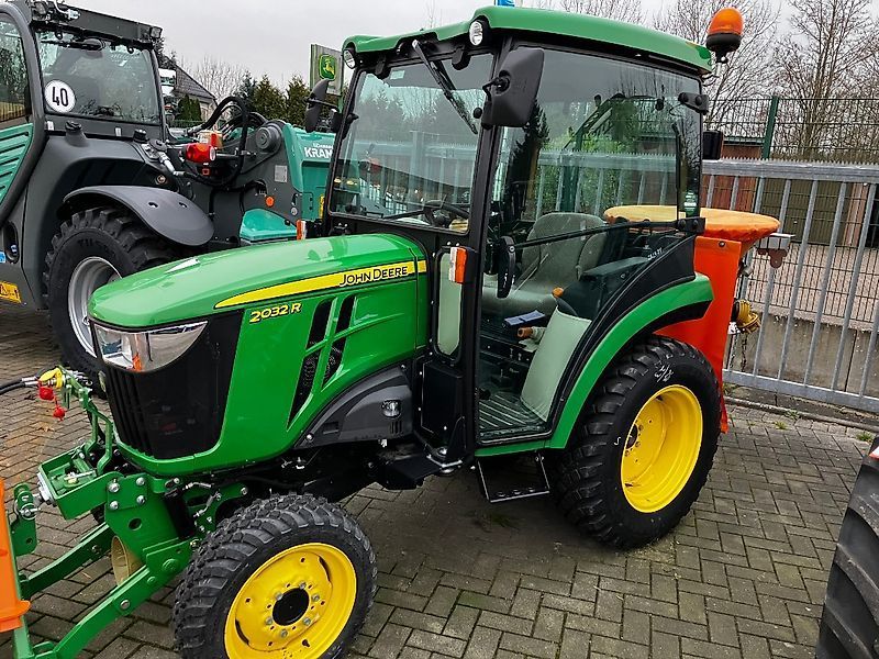 John Deere 2032r Traktor 32.500 €