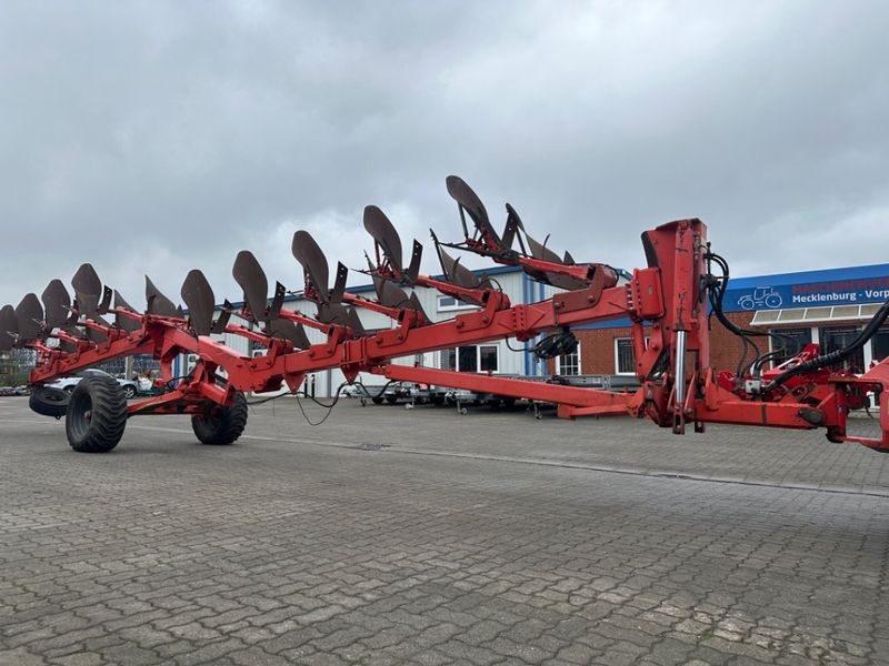 Kuhn Challenger 9NSH plough €14,000