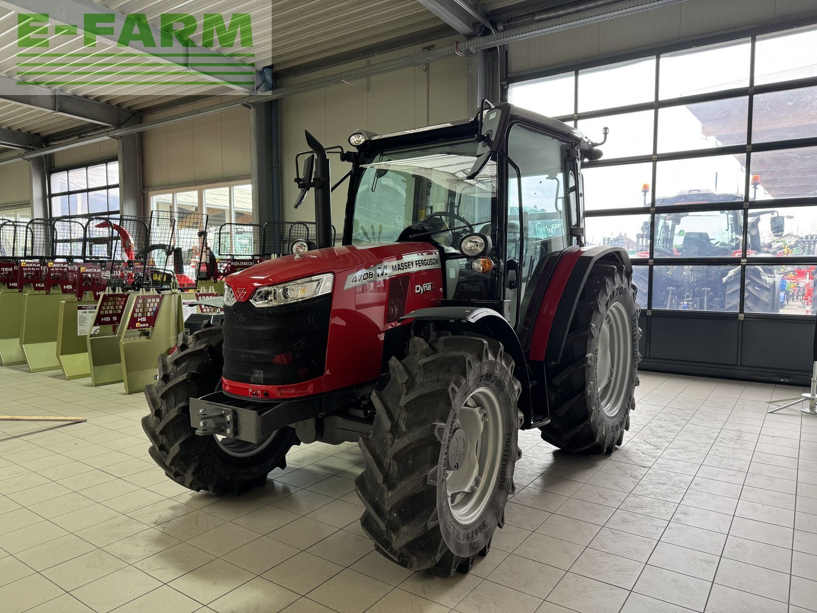 Massey Ferguson 4708 M Traktor