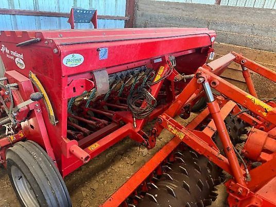 E-FARM: Kverneland m-drill 3m - Siewnik rzędowy/agregat uprawowo-siewny - id 2YGF5W6 - 7500 € - Rok produkcji: 2011 - Francja