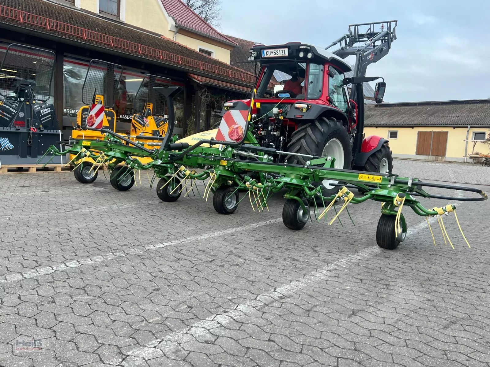 Krone Vendro 680 Tedder €12,185