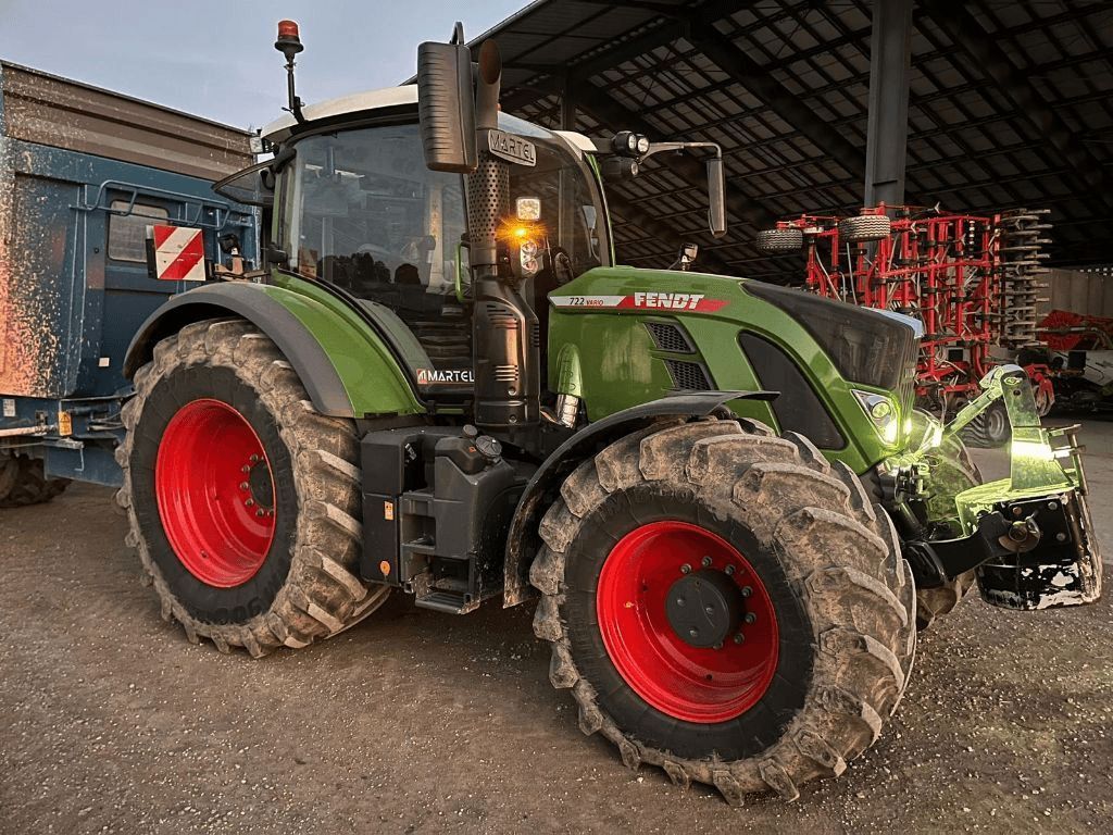 Fendt 722 Vario Tractor