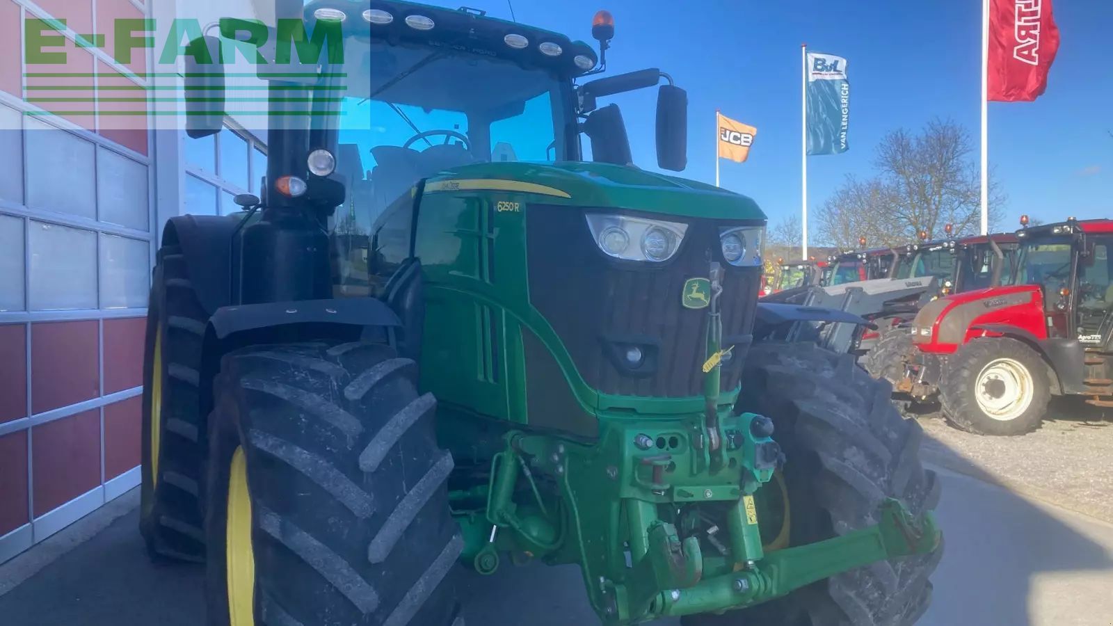 John Deere 6250 R Tractor €99,952