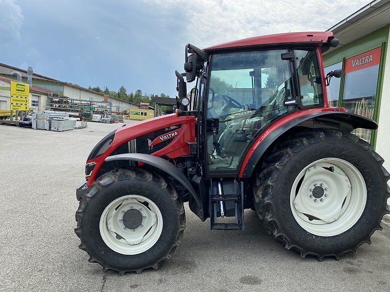 Valtra A 75 Traktor 44 454 €