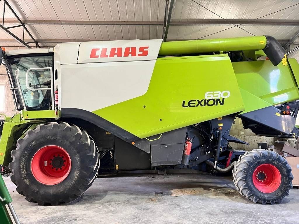 E-FARM: Claas Lexion 630 Montana - Kombajn zbożowy - id 1KIF9UI - 170 000 € - Rok produkcji: 2014 - Motogodziny: 3200,Włochy