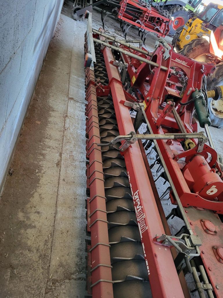 breviglieri mek fold 260 Power harrow €17,000