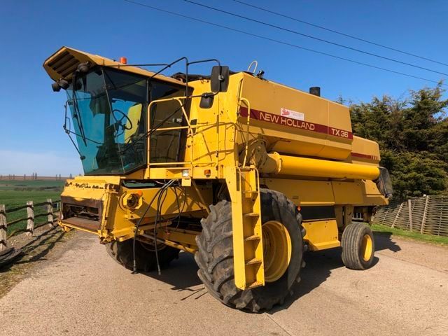 New Holland TX 36 Kombajn zbożowy