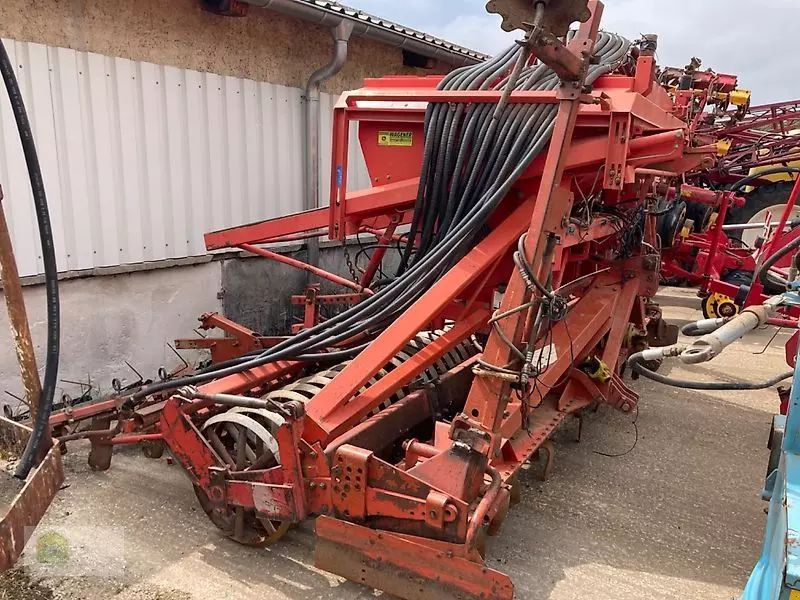 E-FARM: Kuhn hrb 450 + rauch venta al *schleppschar* - Kombi-såmaskine - id ECU4AES - 4.000 € - Produktionsår: 1995 - Tyskland