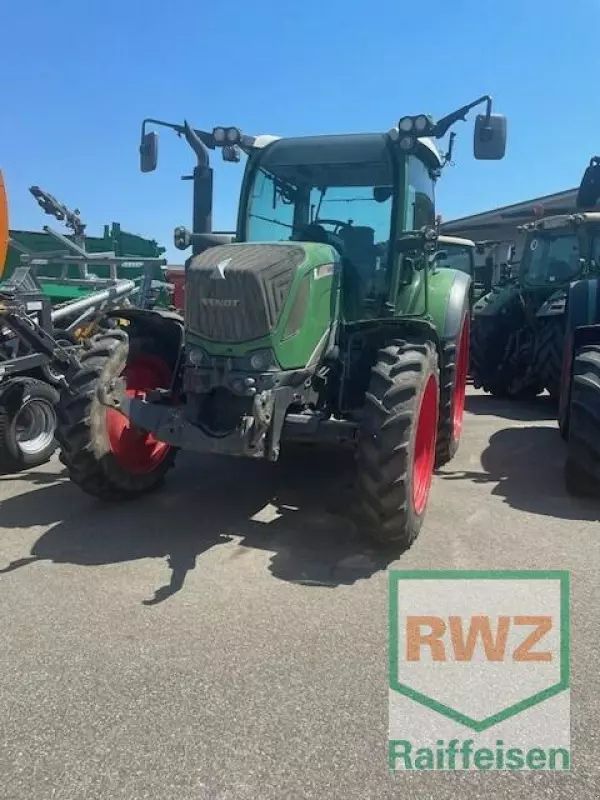 E-FARM: Fendt 310 Vario - Traktor - id AUQ4KFU - 60.000 € - Baujahr: 2015 - Abgelesene Motorstunden: 4.890,Motorleistung (PS): 105,Deutschland