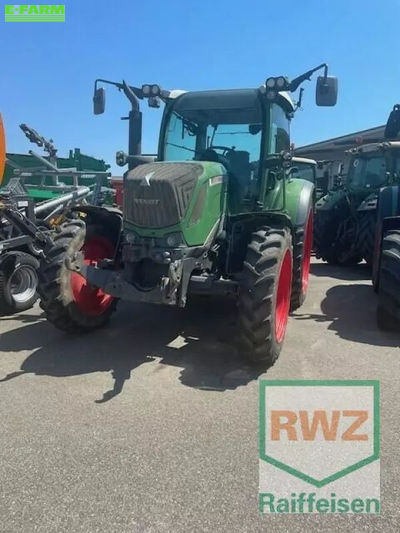 E-FARM: Fendt 310 Vario - Tractor - id AUQ4KFU - €60,000 - Year of construction: 2015 - Engine hours: 4,890,Engine power (HP): 105,Germany