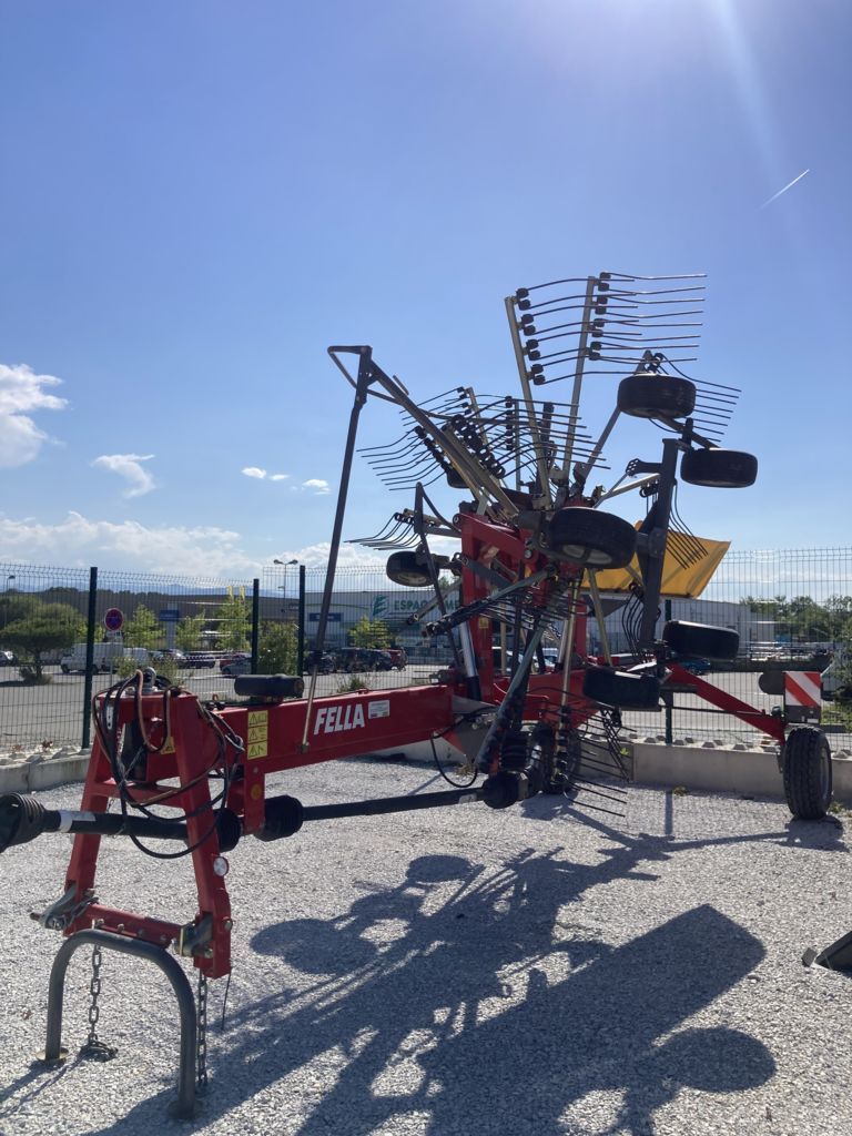 E-FARM: FELLA Juras 1402 - Karuzelowy przetrząsacz do siana - id QLN6BJA - 13 200 € - Rok produkcji: 2019 - Francja