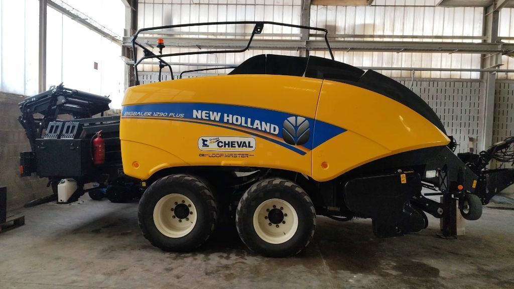 New Holland BB 1290 Plus Baler €120,000