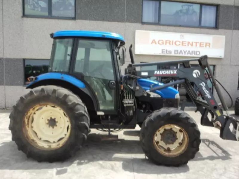 E-FARM: New Holland TD95 D - Tractor - id 6Q29WYJ - 21.000 € - Año: 2005 - Horas: 4500,Potencia del motor: 95,Francia