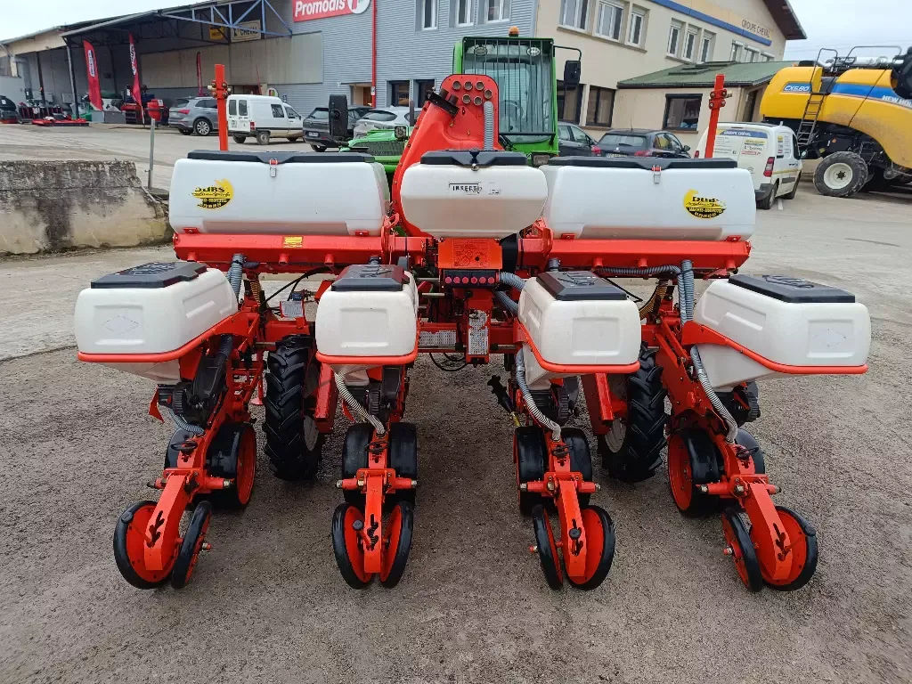 E-FARM: Kuhn maxima 4 rangs - Einzelkornsämaschine - id HYUZ99H - 11.000 € - Baujahr: 2005 - Frankreich