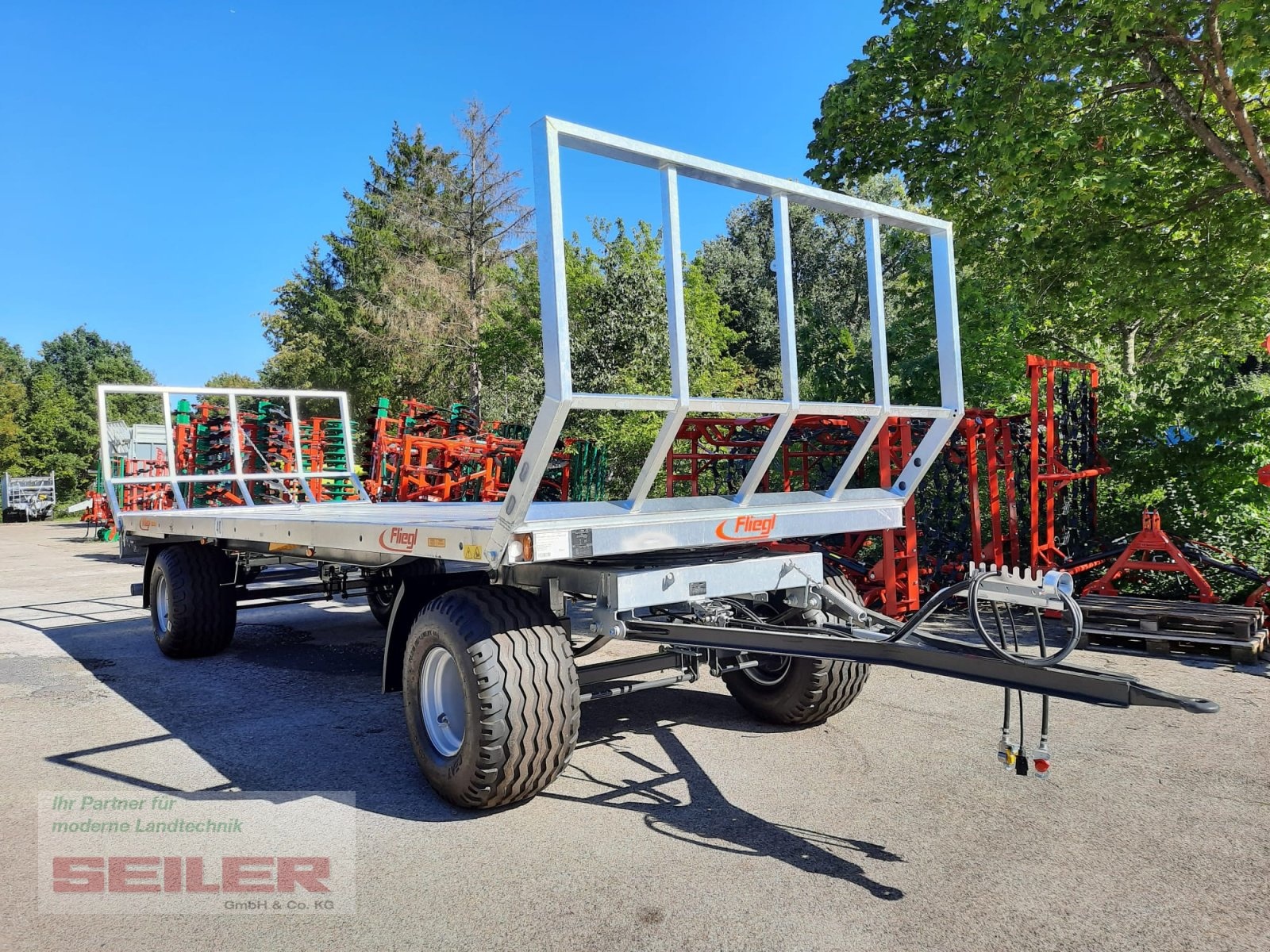 Fliegl TPA 120 trailer €17,521