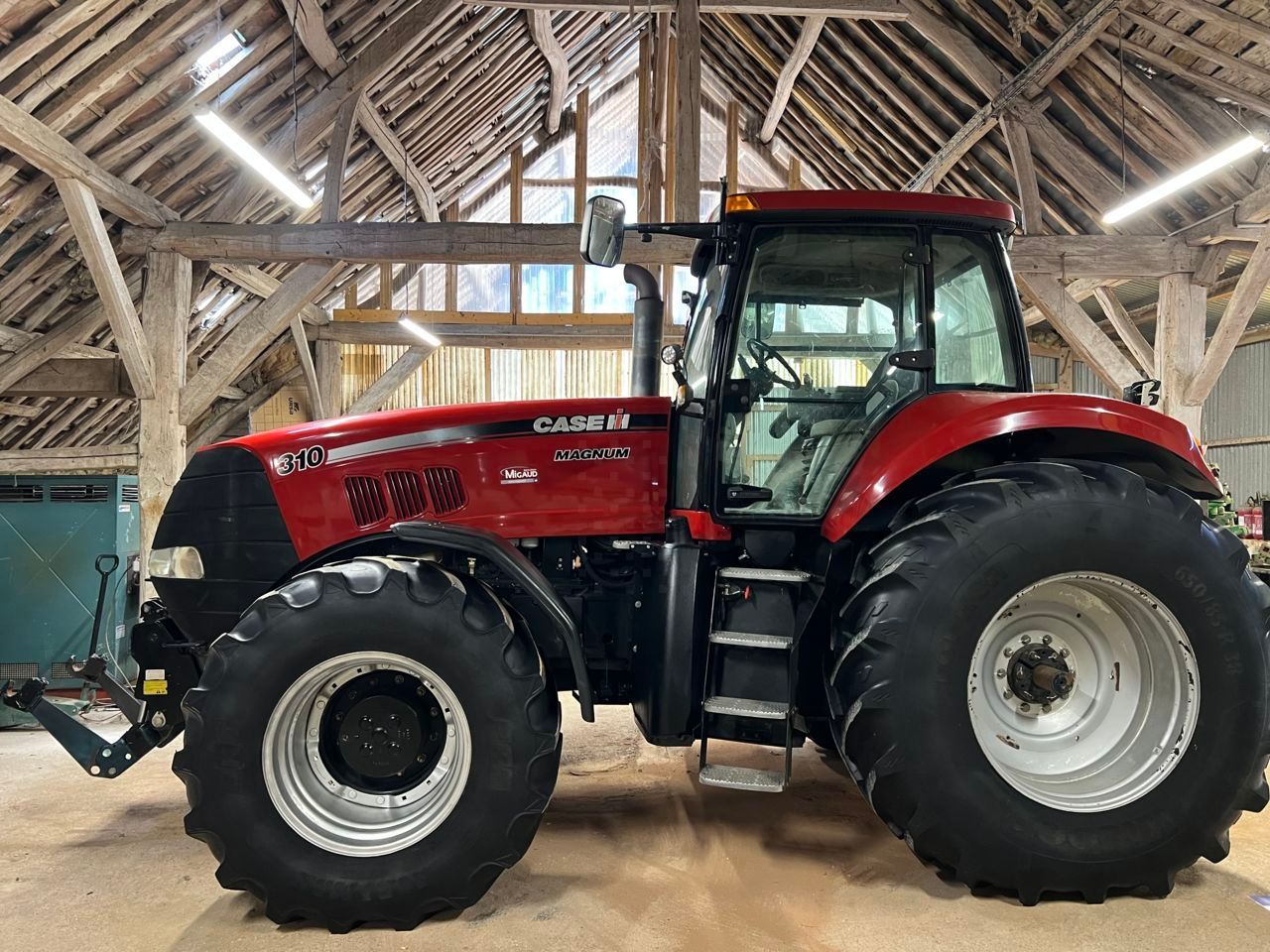 Case IH Magnum 310 Tractor 63.500 EUR