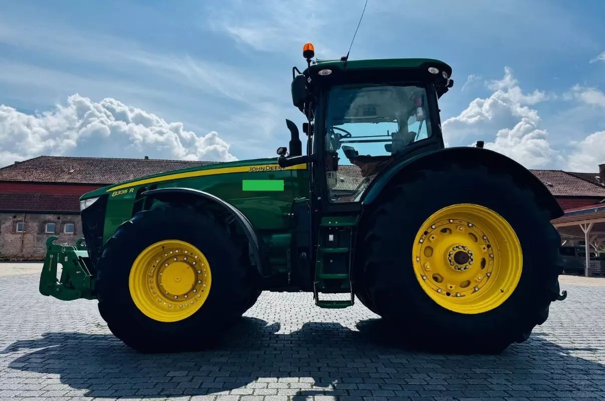 E-FARM: John Deere 8270 R - Tractor - id Z2LHEVM - 125.000 € - Año: 2017 - Horas: 6026,Potencia del motor: 270,Alemania
