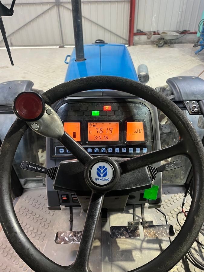 New Holland 7840 Traktor 19 500 €