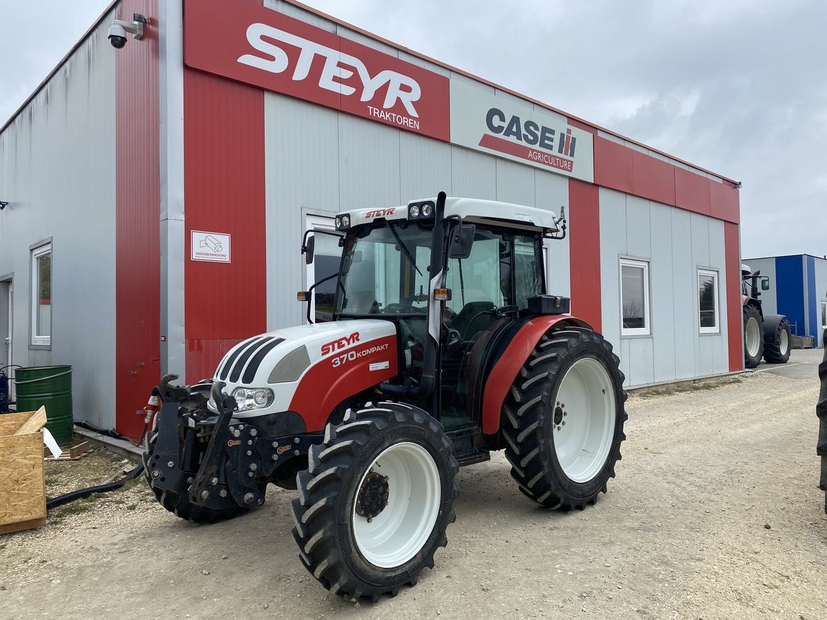 Steyr 370 Komfort tractor €28,334