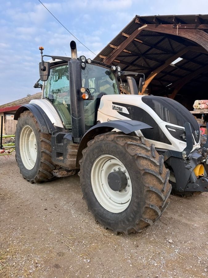 E-FARM: Valtra T174e - Tractor - id YGMUJDK - €72,000 - Year of construction: 2016 - Engine hours: 2,850,Engine power (HP): 174,France