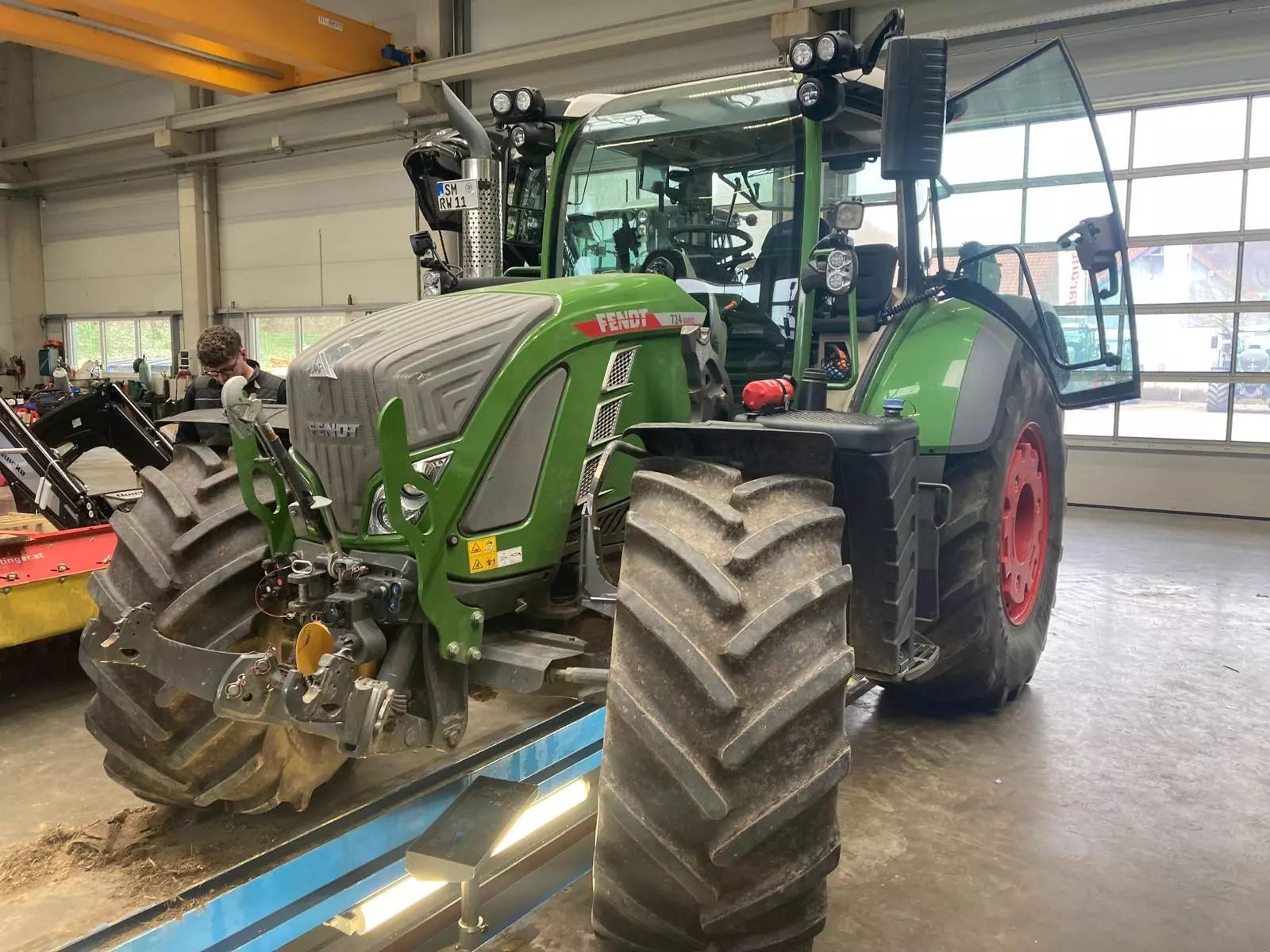 E-FARM: Fendt 724 Vario ProfiPlus - Tracteur - id NAUFX7S - 189 500 € - Année: 2022 - Lecture du nombre d'heure: 1 608,Puissance du moteur (chevaux): 240,Allemagne