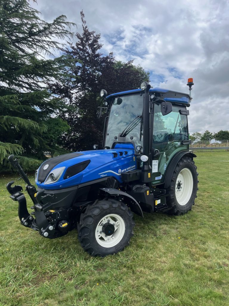 E-FARM: New Holland T4.90 N - Tractor - id 5GDKZFH - 75.000 € - Año: 2024 - Horas: 3,Potencia del motor: 86,Francia