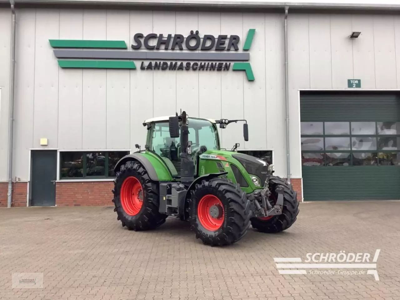 Fendt 724 Vario Profi+ Tractor €79,885