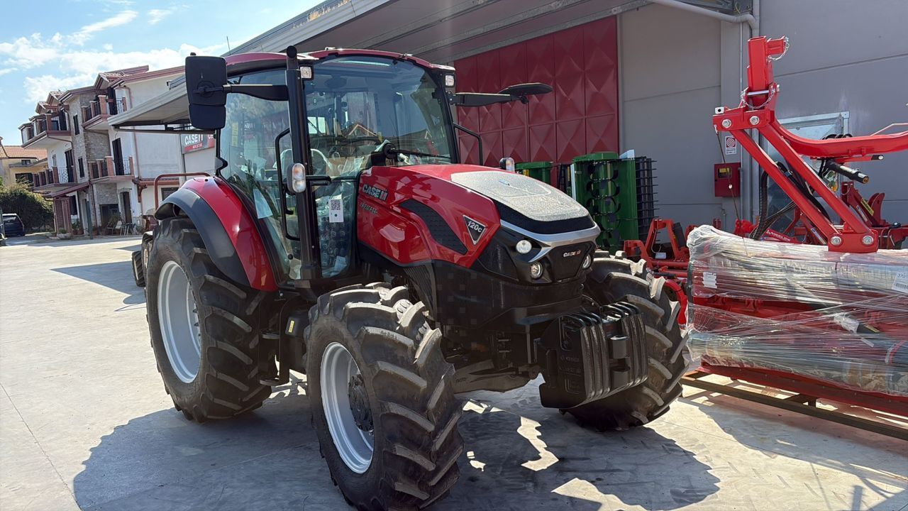 Case IH Farmall 120 C Traktor