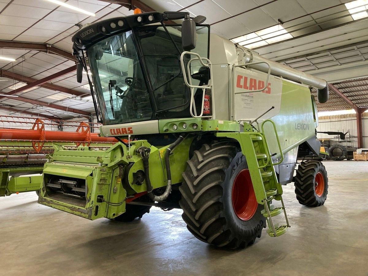 E-FARM: Claas Lexion 670 Montana - Moissoneuse-batteuse - id 3EPMMPW - 139 000 € - Année: 2011 - Lecture du nombre d'heure: 2 900,France