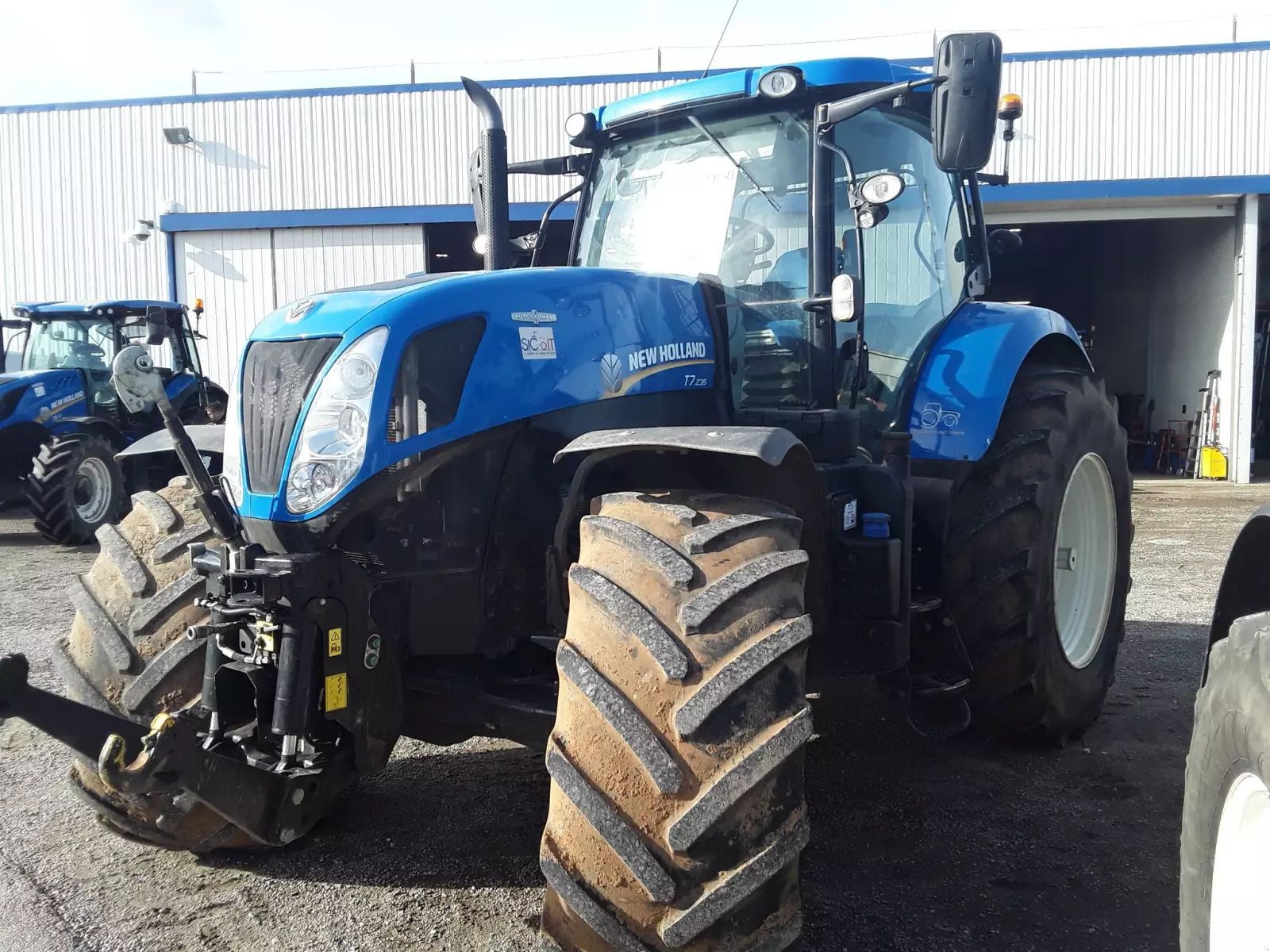 E-FARM: New Holland T7.235 - Tracteur - id 1WHHE7X - Année: 2014 - Lecture du nombre d'heure: 5 342,Puissance du moteur (chevaux): 185,France
