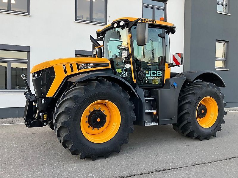 JCB Fastrac 4220 iCON Tractor €194,900