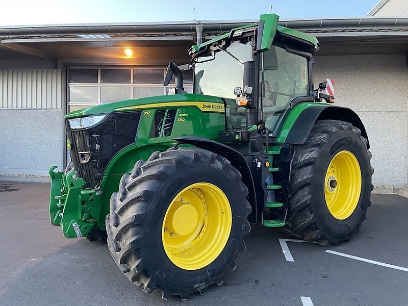 John Deere 7R 330 Tractor €290,450