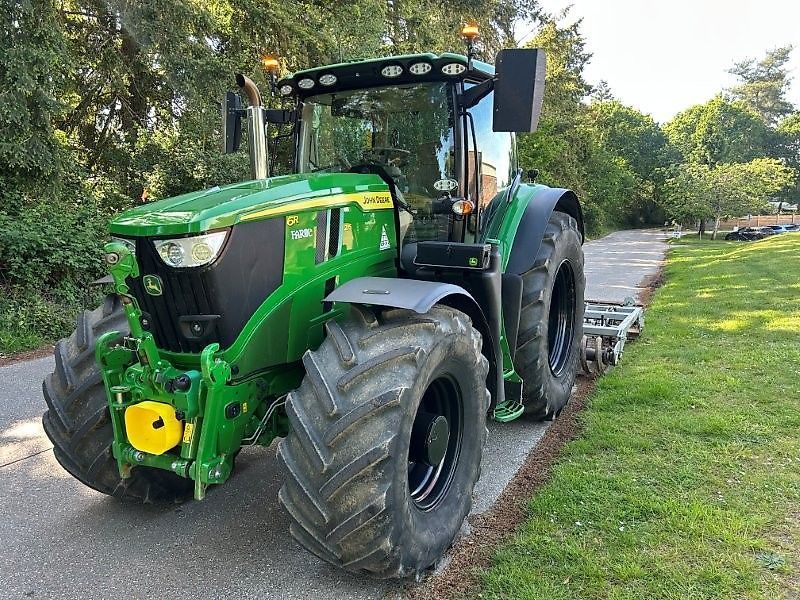John Deere 6R 215 Tractor €136,405