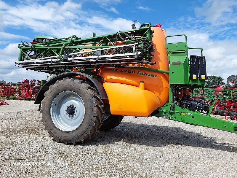 E-FARM: Amazone UX 6200 Super (36) - Sprayer - id NLPGEHM - €66,344 - Year of construction: 2017 - Denmark
