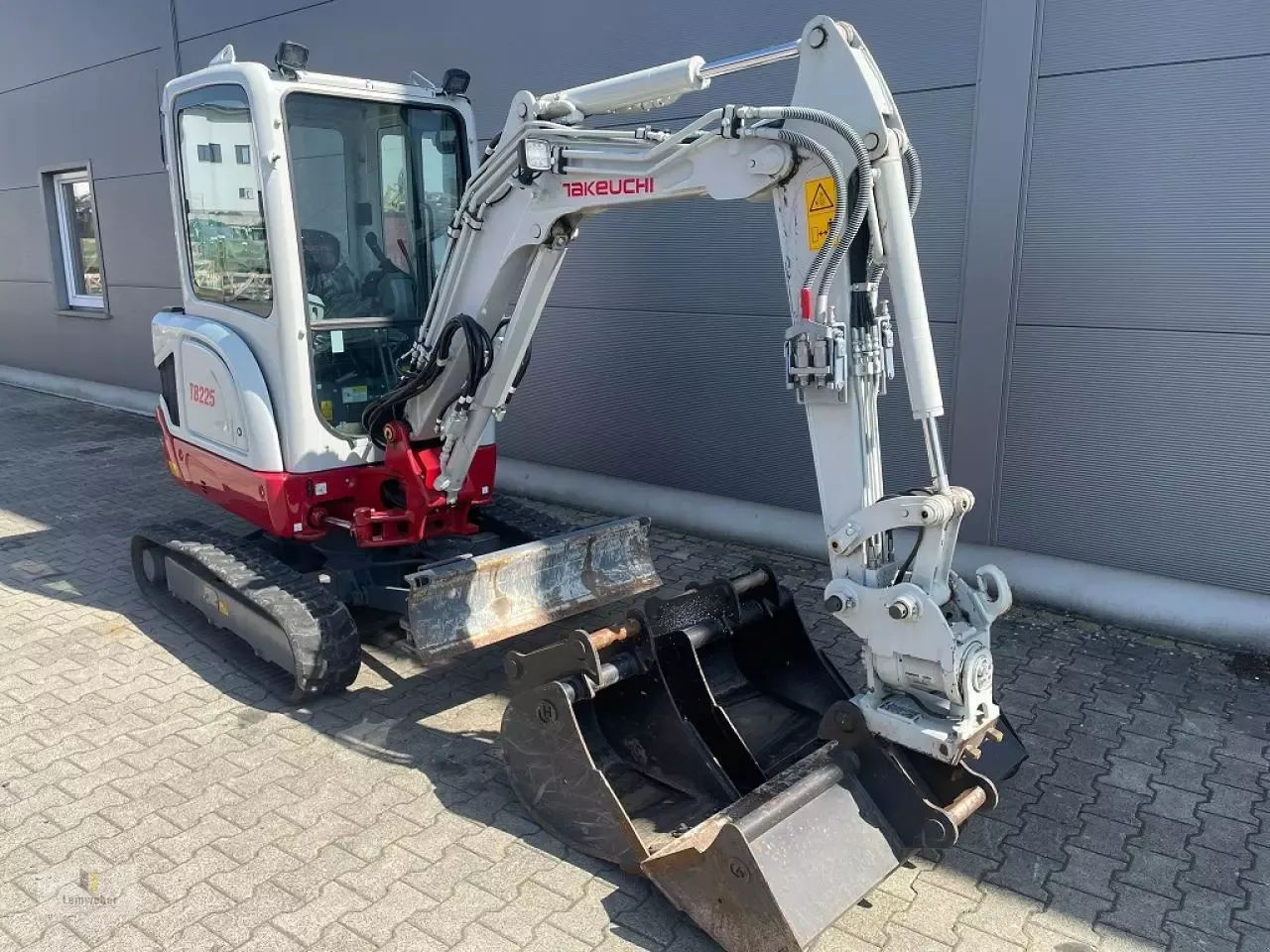 E-FARM: Takeuchi tb 225 v4 - Minikoparka - id T3WJ8AX - 43 990 € - Rok produkcji: 2022 - Niemcy