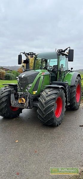 E-FARM: Fendt 724 Vario - Трактор - id IUTV2QN - 134 000 € - Год выпуска: 2018 - Отработанные часы: 3 880,Мощьность двигателя: 240,Германия