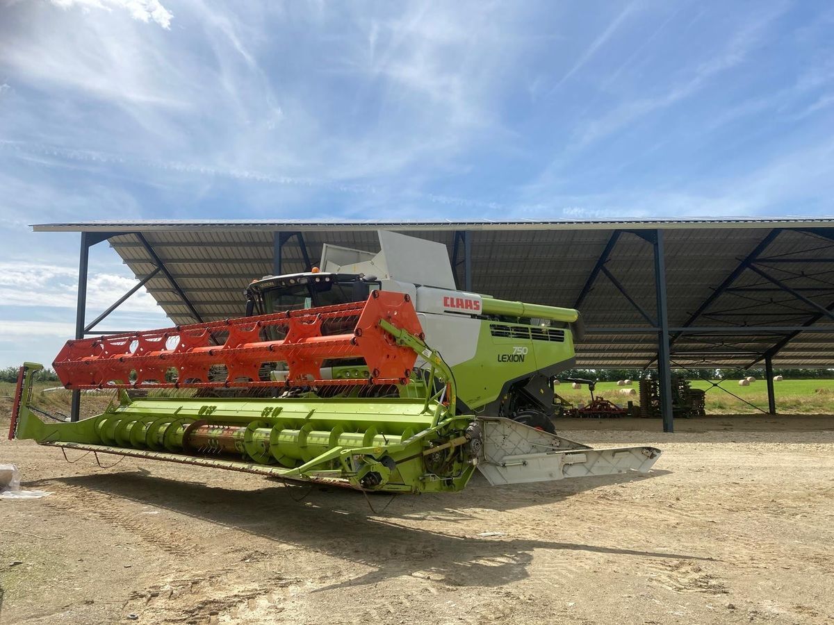 E-FARM: Claas Lexion 750 Montana - Combine harvester - id AC3W1HC - Year of construction: 2019 - Engine hours: 2,300,France