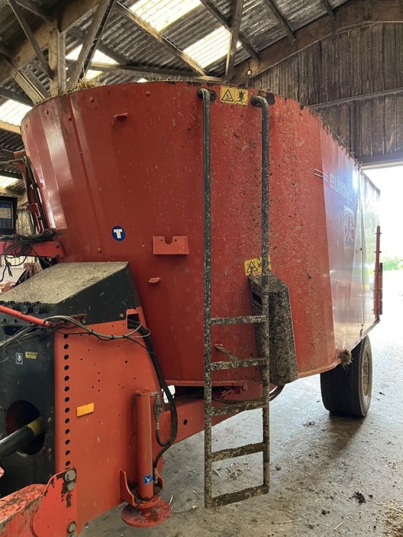 Kuhn euv 270 feedingwagon 8 800 €