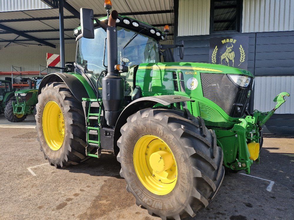 E-FARM: John Deere 6250 R - Traktor - id XG8XXHR - 132.000 € - Produktionsår: 2022 - Motortimer: 3.250,Motoreffekt (HP): 250,Frankrig