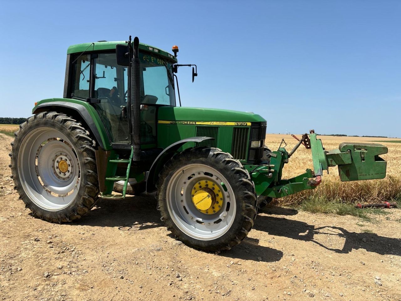 E-FARM: John Deere 6910 - Tracteur - id NWARYN3 - 33 000 € - Année: 1999 - Lecture du nombre d'heure: 8 400,Puissance du moteur (chevaux): 135,France
