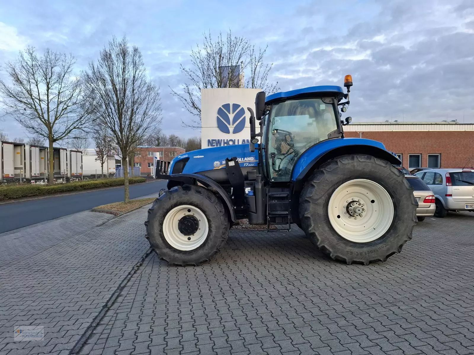 New Holland T7.220 Tractor 72.000 EUR