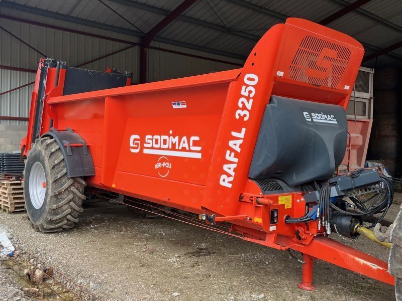 E-FARM: sodimac rafal 3250 - Mist- und Kompoststreuer - id AT69HWJ - 39.000 € - Baujahr: 2022 - Frankreich