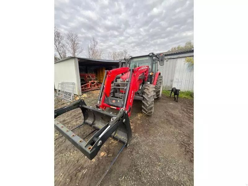E-FARM: Massey Ferguson 5710M - Tracteur - id YY8YMCB - 50 000 € - Année: 2019 - Lecture du nombre d'heure: 1 800,Puissance du moteur (chevaux): 100,France