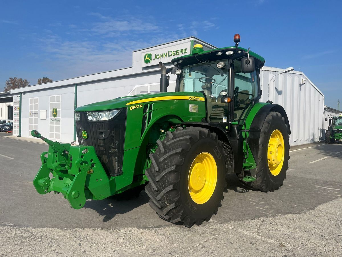 E-FARM: John Deere 8370 R - Tractor - id BQSK8UX - 200.000 € - Año: 2015 - Horas: 4130,Potencia del motor: 370,Croacia
