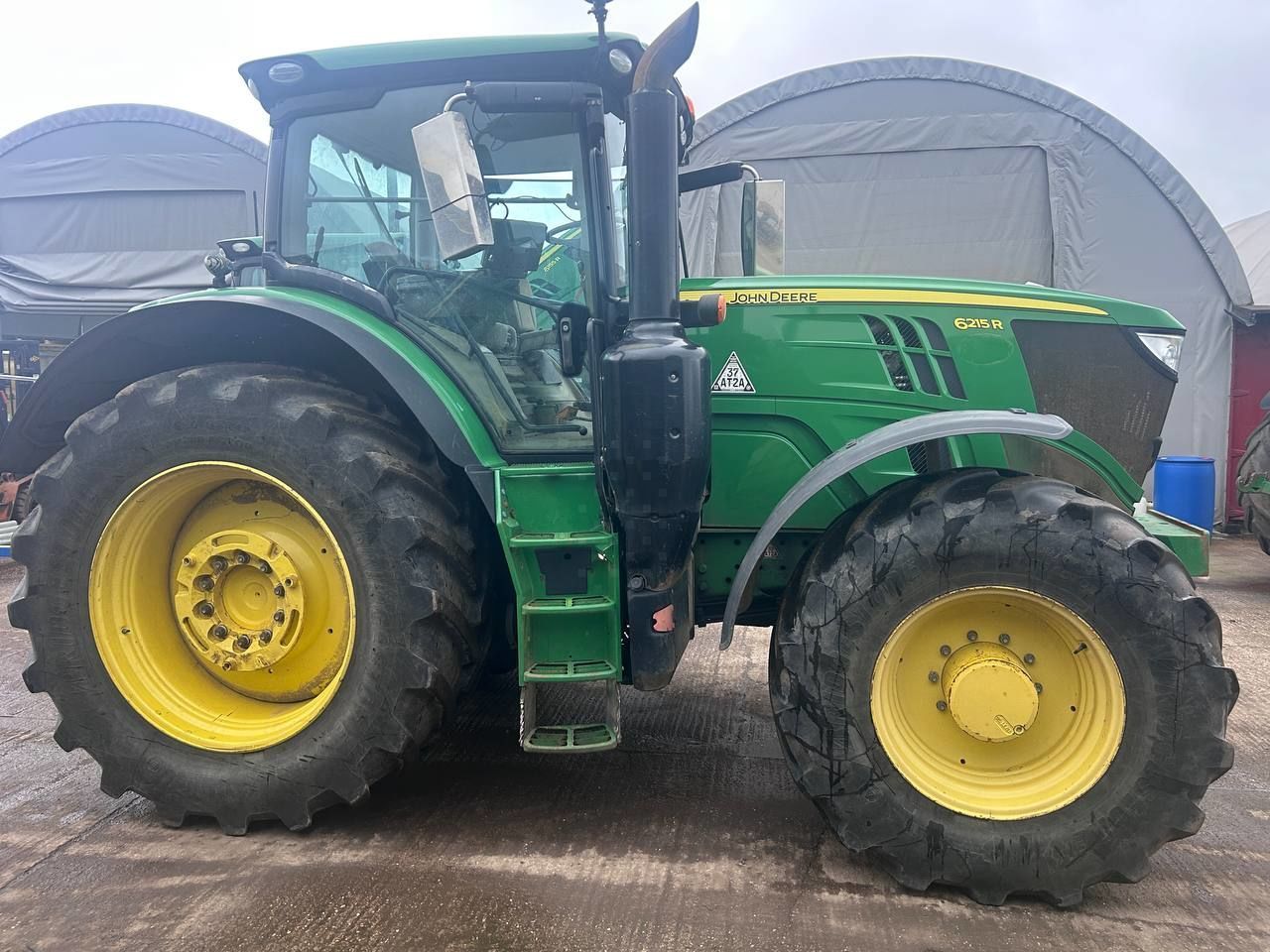 John Deere 6215 R Traktor 74.807 €