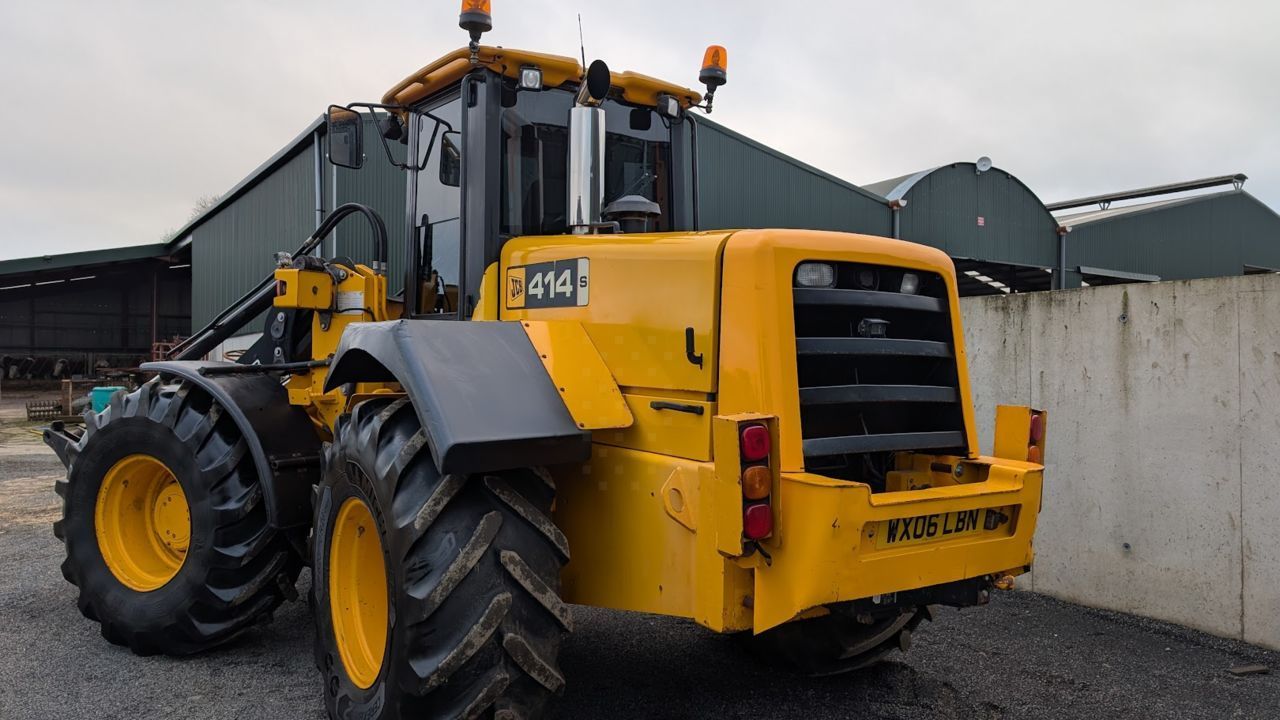 E-FARM: JCB 414s - Kolový nakladač - id VMCWAQL - 37 981 € - Rok výroby: 2006 - Hodiny motoru: 9 369,Výkon motoru (HP): 150,Spojené království