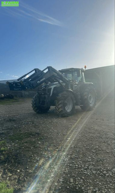 E-FARM: Massey Ferguson 165 - Tractor - id MUG63KN - €115,000 - Year of construction: 2023 - Engine hours: 1,300,Engine power (HP): 165,France