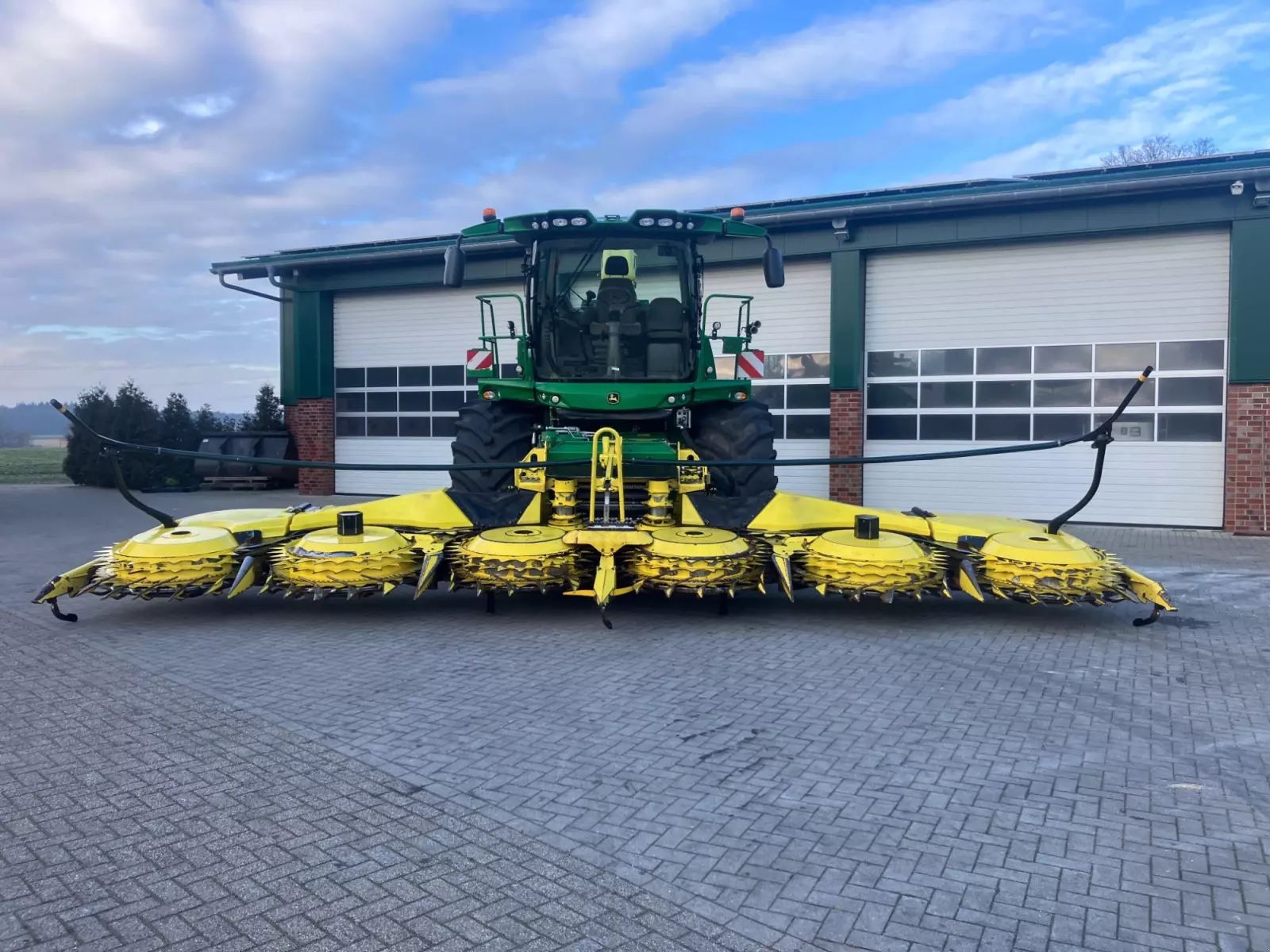 John Deere 9700 Self propelled forage harvester €270,000